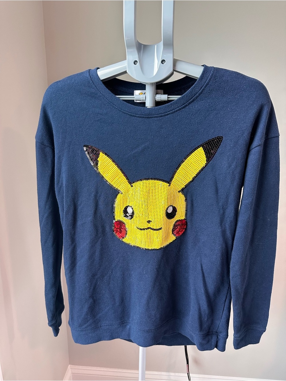 Pokémon Pikachu Sequin Face Crewneck Sweater Medium Navy Blue Unisex GUC Anime